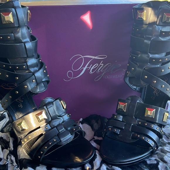 NWOT Black Studded Fergie High Heels Size 8M - Picture 2 of 5